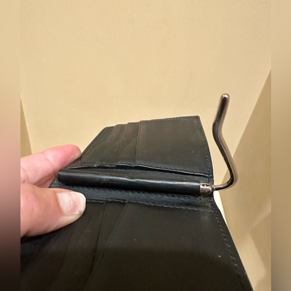 Gucci Bee Bifold Leather Wallet W/built in MoneyClip and Box - Picture 10 of 13